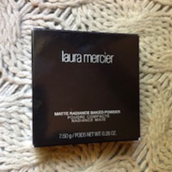 *HOST PICK* Laura Mercier Matte Radiance Baked Powder *NEW* - Picture 3 of 8